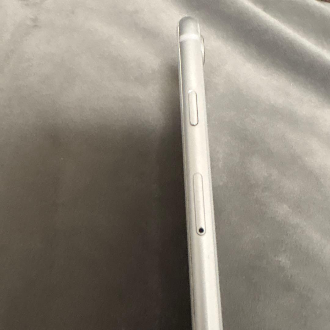 ②iPhone 8 64GB バッテリー74% SIMフリー