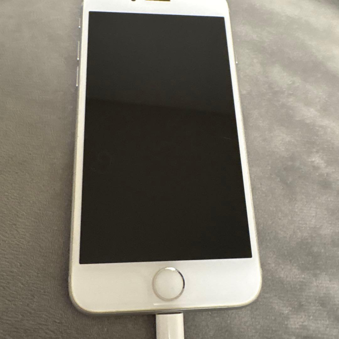 ②iPhone 8 64GB バッテリー74% SIMフリー