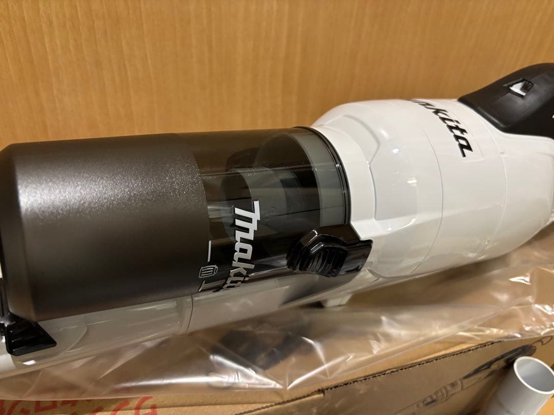 マキタ CL286FD 掃除機 クリーナー 充電器付属 バッテリーのみ中古