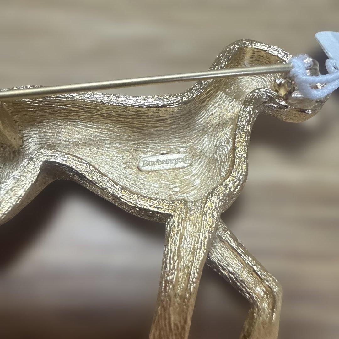 未使用　バーバリー　レトリバーブローチ　 ロゴ刻印　ヴィンテージ