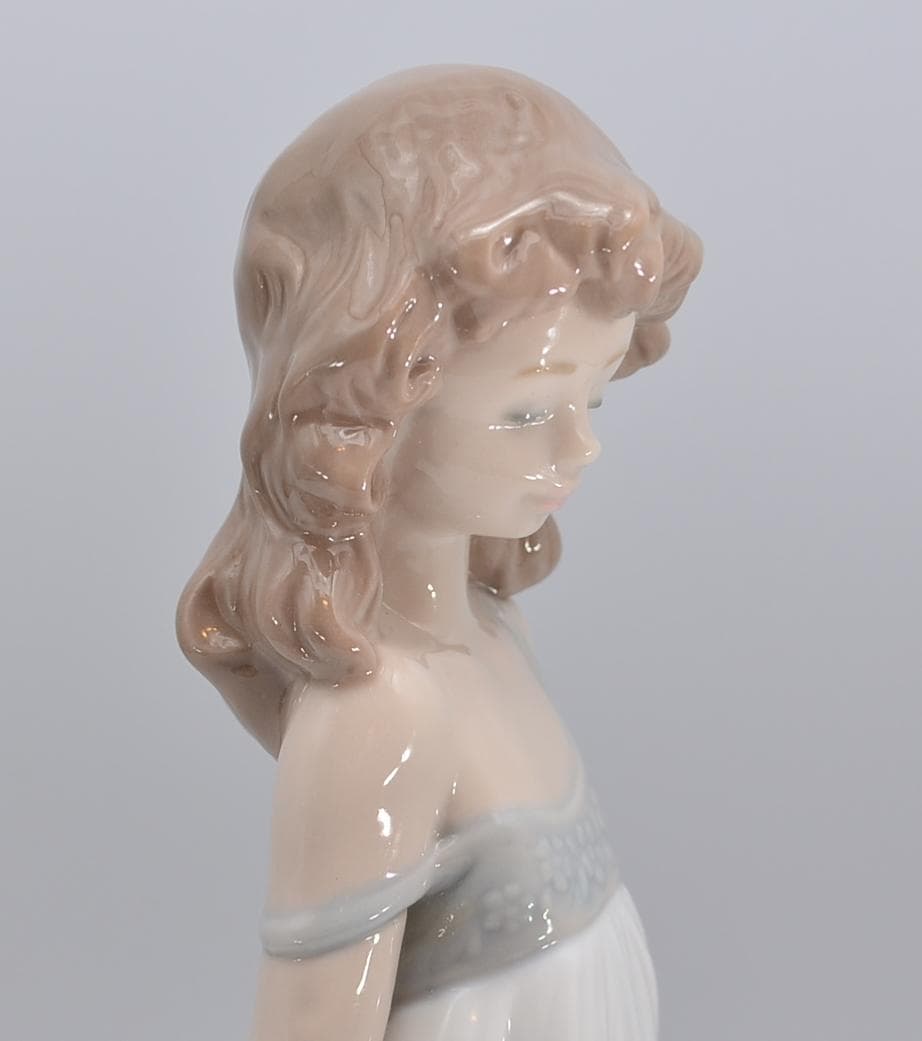 自然の美しさ　＃8114　★リヤドロ　スペイン　ポーセリン　光沢仕上げ　箱付き