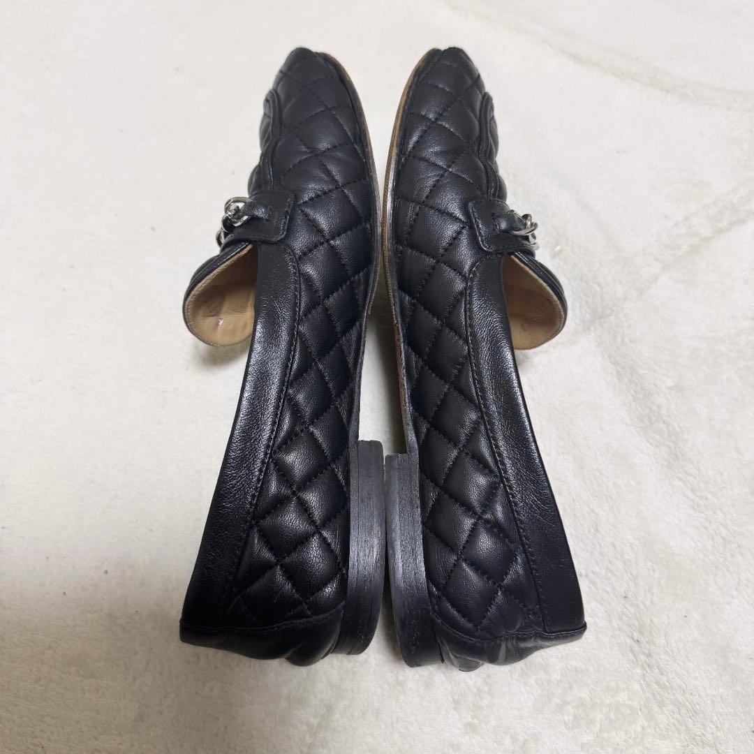 CHANEL シャネル　23cm黒 キルティング モカシン チェーン付き　ココ