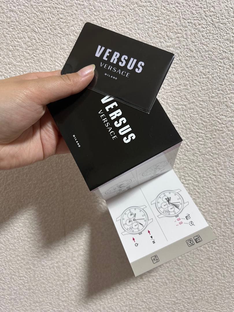 VERSUS シルバー クォーツ時計