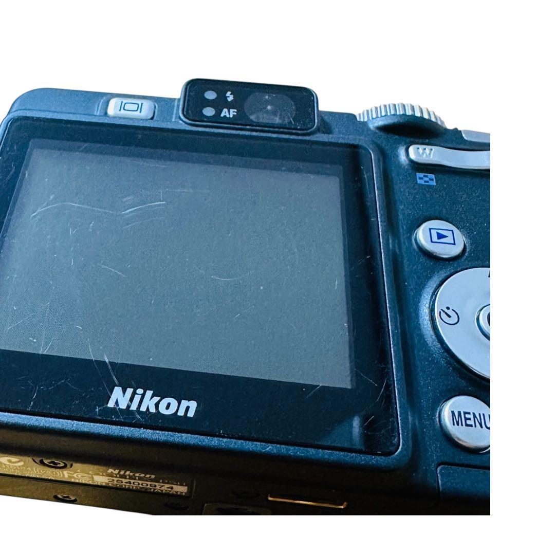 Nikon COOLPIX P50 8.1MP コンパクトデジタルカメラ