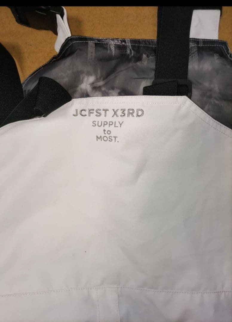 値下げ‼️新品タグ付保管品 ONYONE オンヨネ ジャックフロスト ビブパンツ