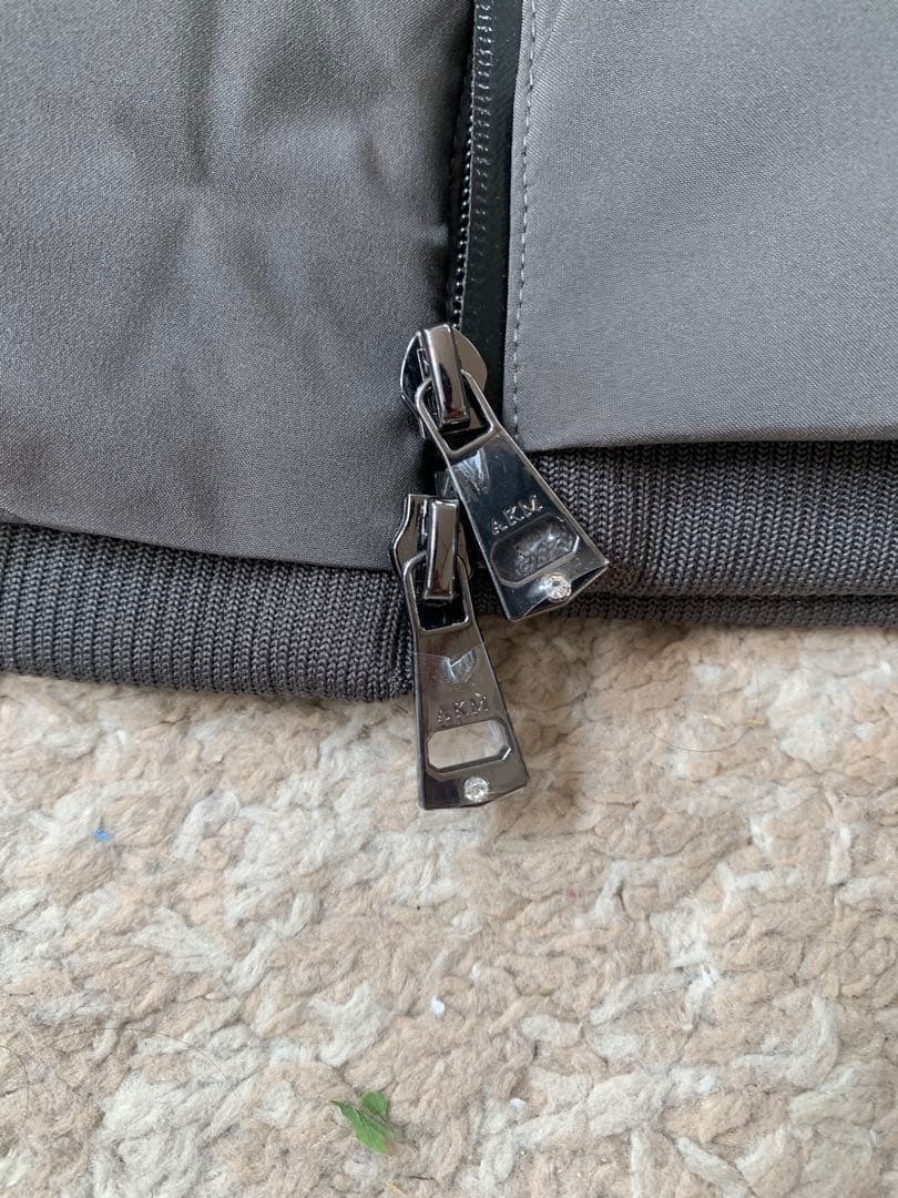 グレー ダウンジャケット 新品未使用 Lサイズ