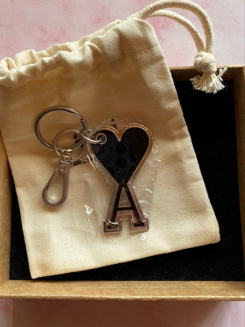 新品 正規品 Ami Paris ハート キーリング ブラック