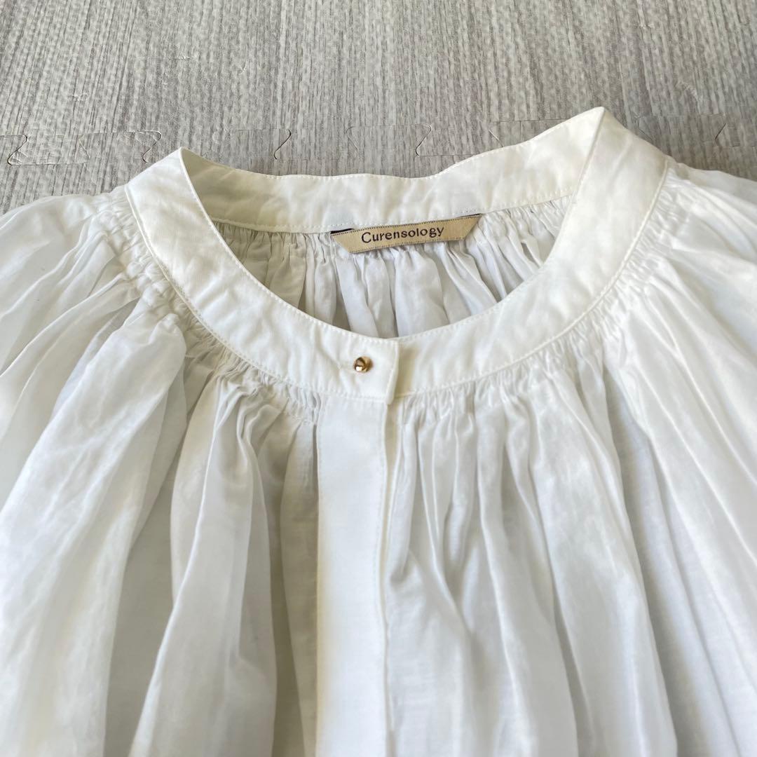 カレンソロジー　ギャザーボリュームブラウス　ボリュームスリーブ　白