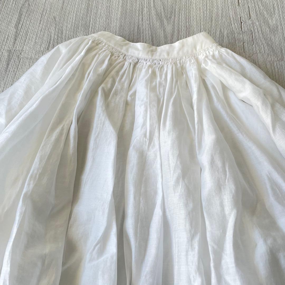 カレンソロジー　ギャザーボリュームブラウス　ボリュームスリーブ　白