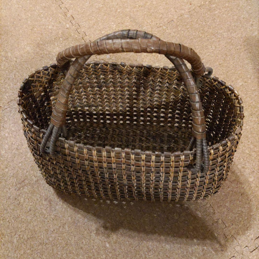 【最終価格】【美品】天然素材のかごバッグ　胡桃 あけびや山葡萄がお好きな方に！