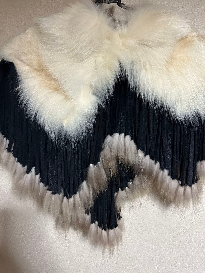 ファー ポンチョ・ケープコート 黒と白