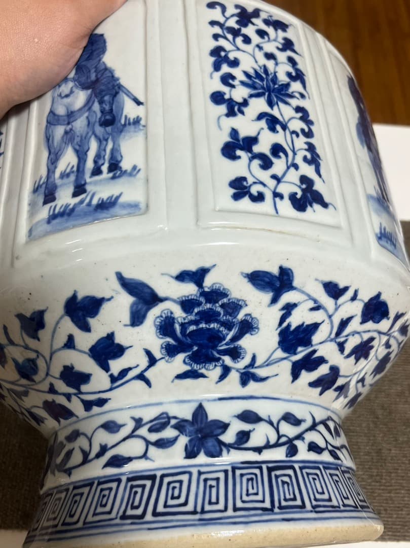 中国美術 清朝清代 青花刀馬人物図紋瓶 美品 陶磁器 装飾品 工芸品 美術品