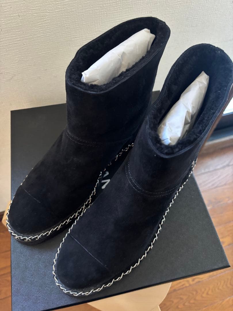 CHANEL シャネル ブーツ 40 ショート ムートン ブラック チェーン