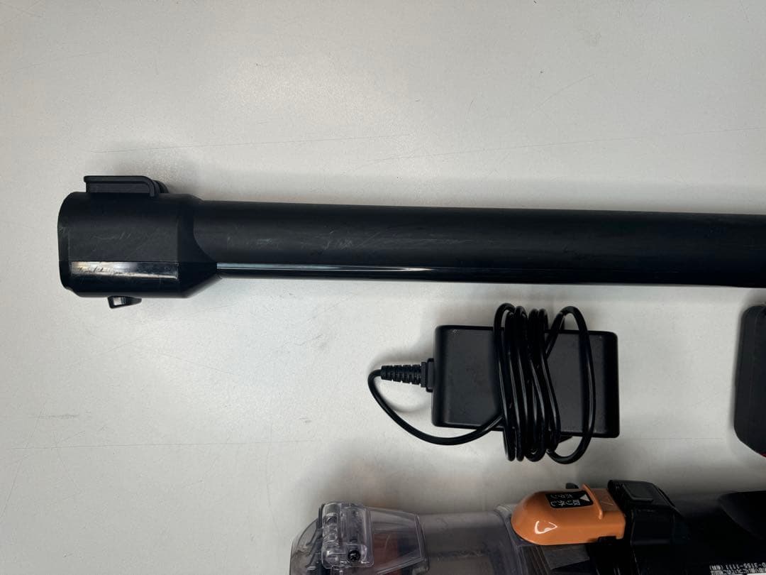 HITACHI PV-BHL3000J コードレス掃除機　レッド　赤色