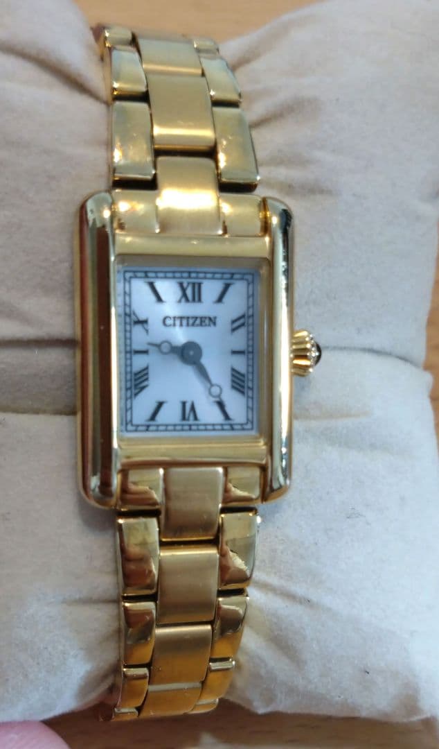 Kii: レディース 時計 ゴールド　エコ・ドライブ