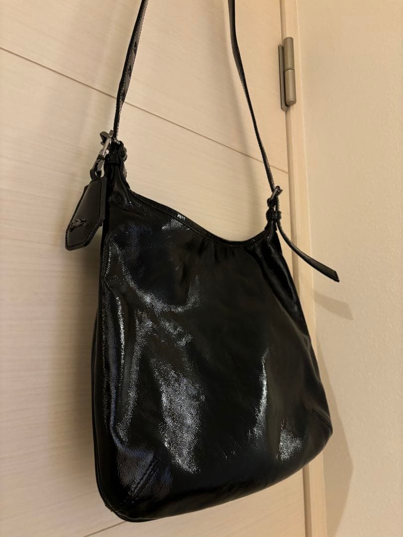 ロンシャン　エナメル　ショルダー　斜めがけ　バッグ