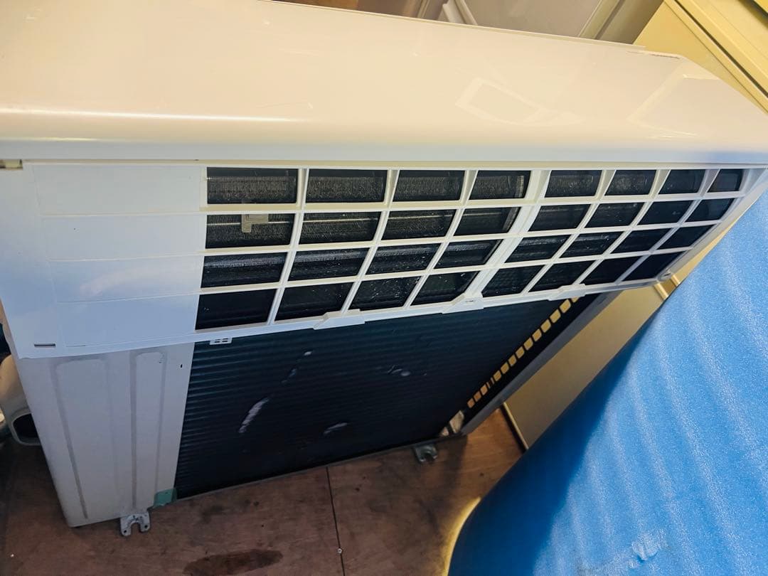 Panasonic エアコン CS-568CFR2、2018年製　主に18畳