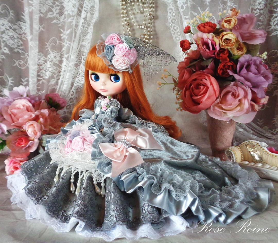 ★初売りセール エリザベス王妃 シルバーグレーのエレガントオーバートレーンドレス