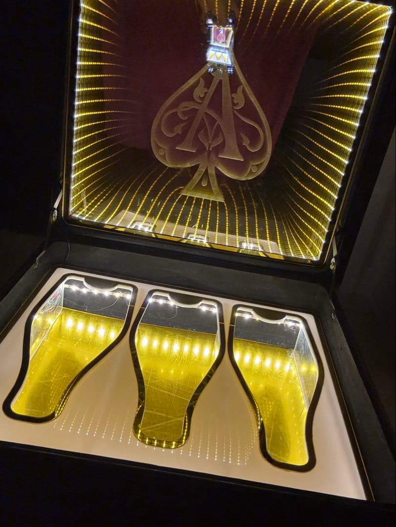 ！アルマンドLEDアタッシュケース！3本収納可能