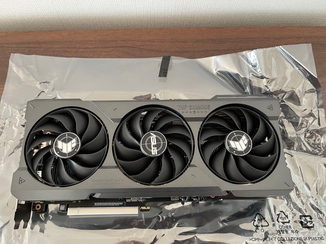 グラフィックボード・グラボ・ビデオカード ASUS TUF Gaming RTX 4070 Ti SUPER