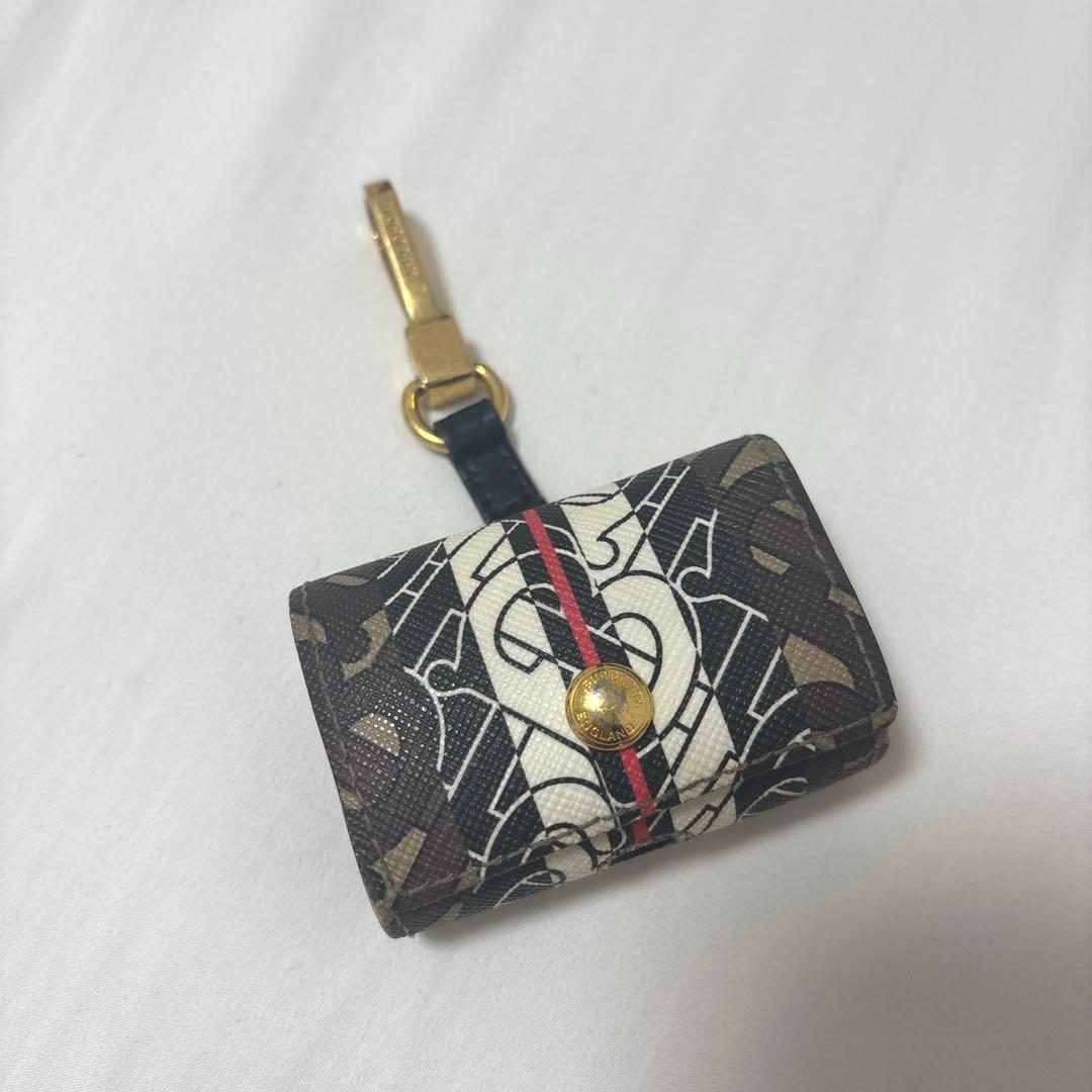 BURBERRY AirPodsProケース