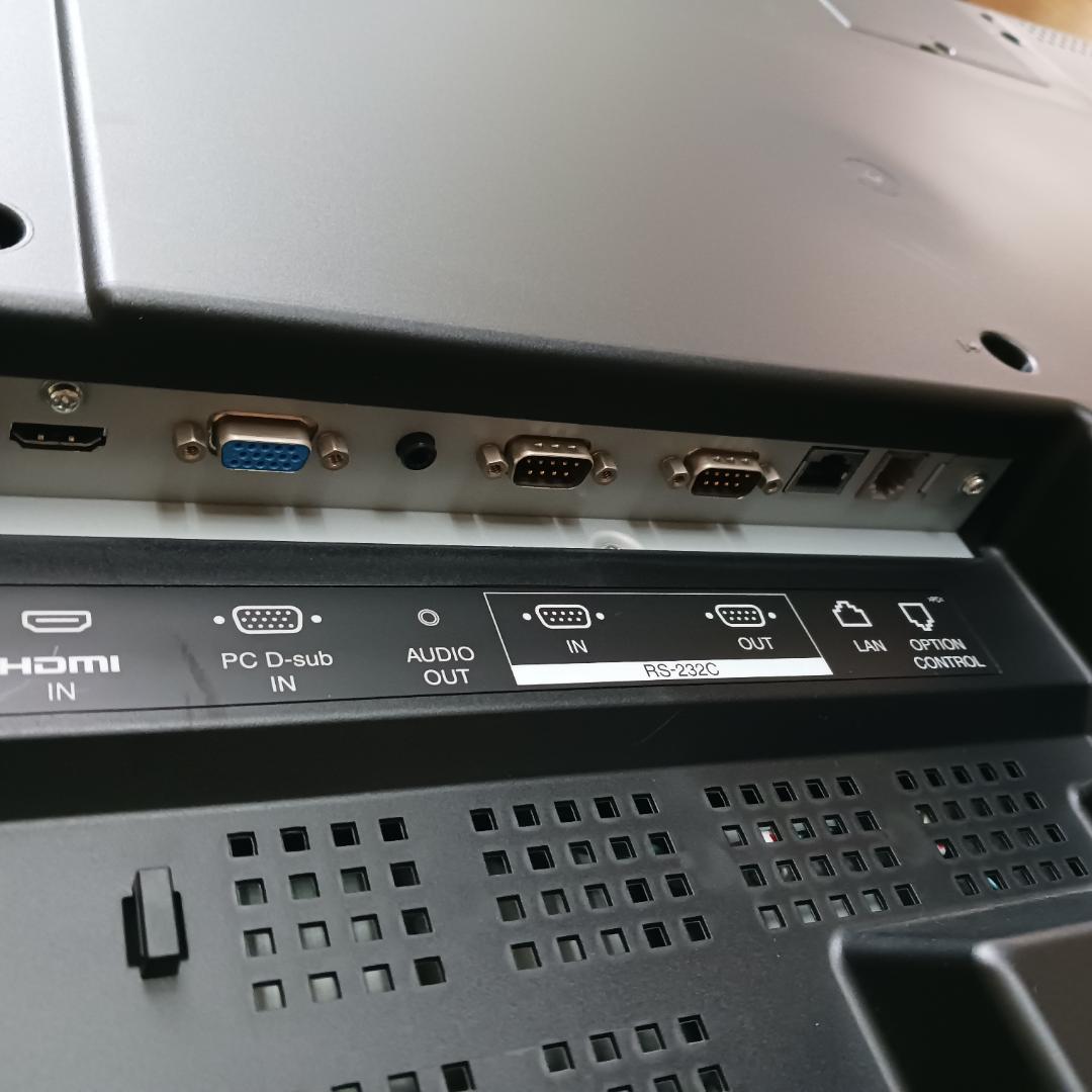 シャープ　55インチ インフォメーションディスプレイ PN-V551　①