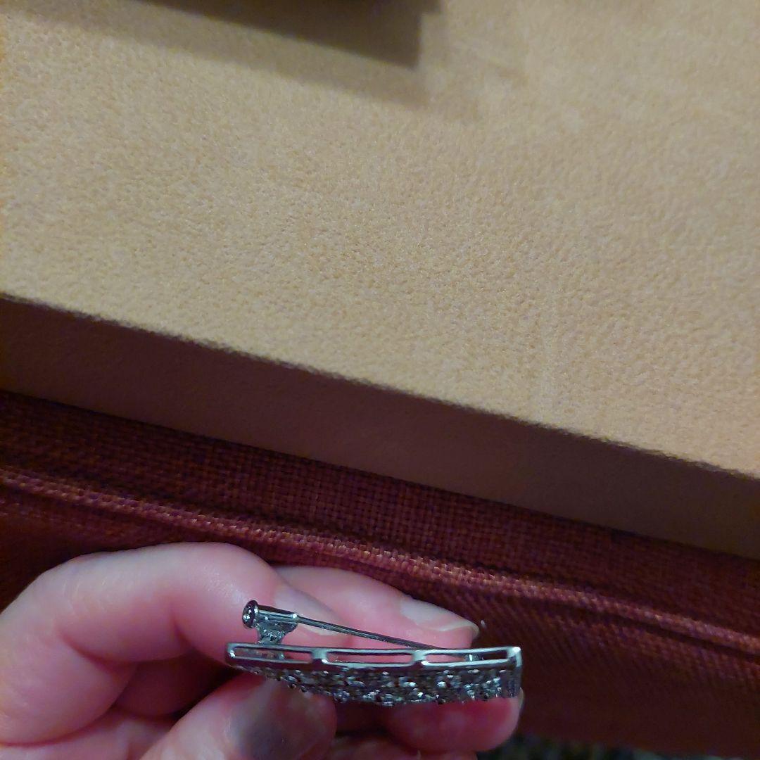 お値下げ依頼品足立宝石店k18wgダイヤブローチ0.84&イヤリング0.41