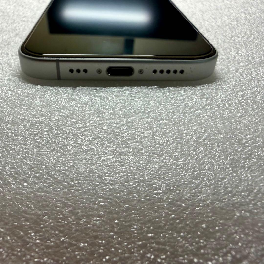 iPhone16 256GB ホワイト SIMフリー バッテリー98%