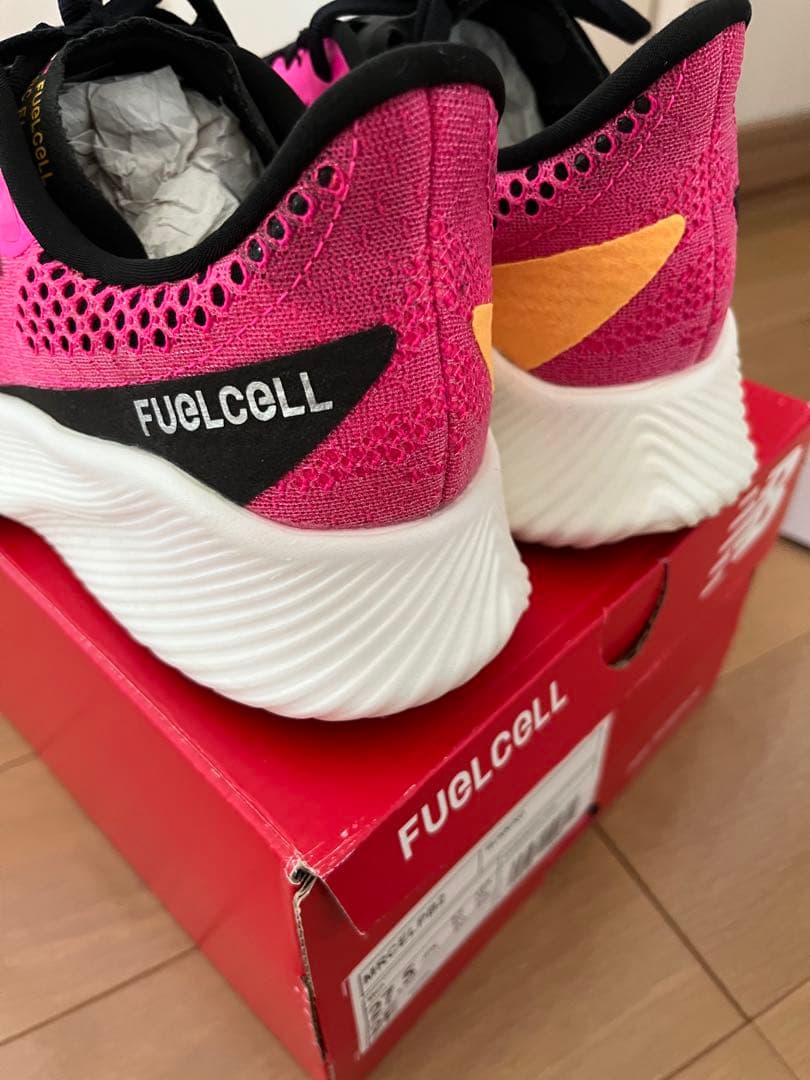 ニューバランス　フューエルセルRCエリートV2　27.5 2Ｅ