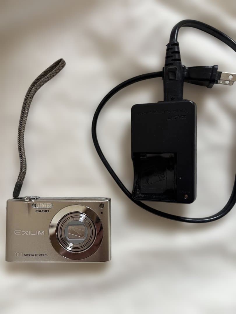 CASIO EXILIM 10.1メガピクセル コンパクトデジタルカメラ