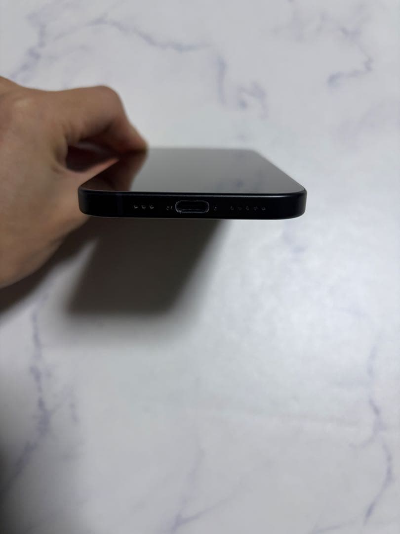 【最大容量95%】iPhone 15 256GB ブラック SIMフリー