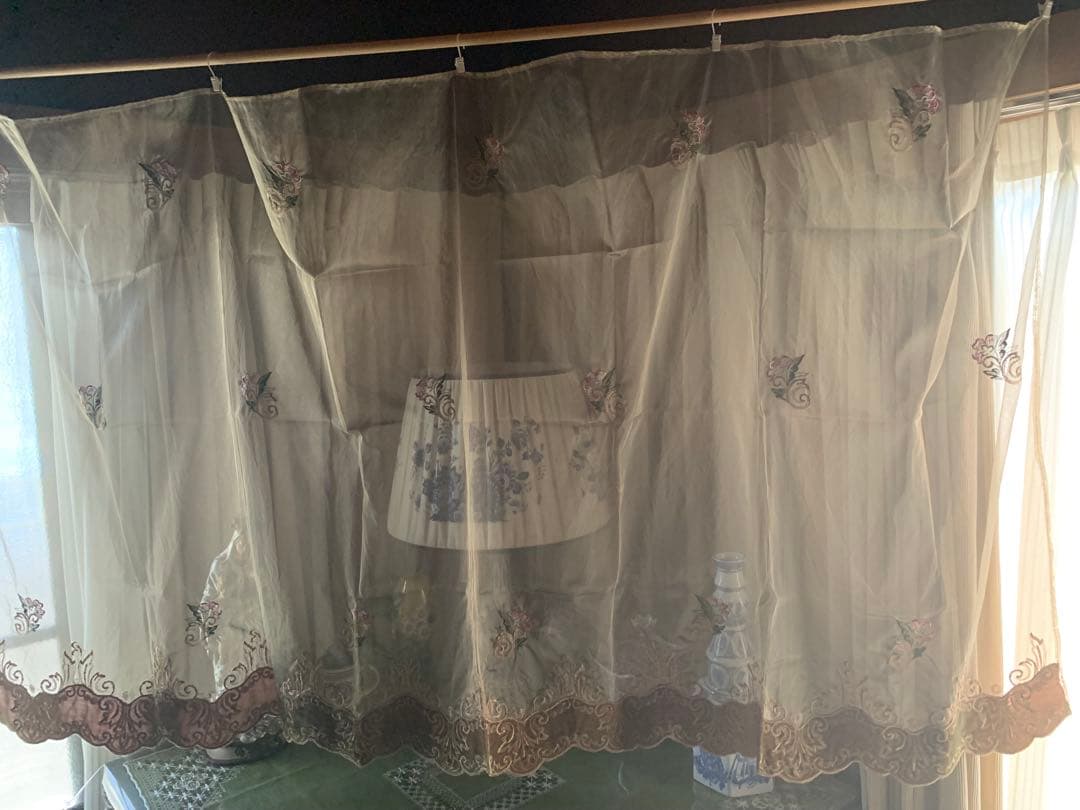 フランスアンティーク　オリジナルプロガントデットストック品のレースのカーテン！