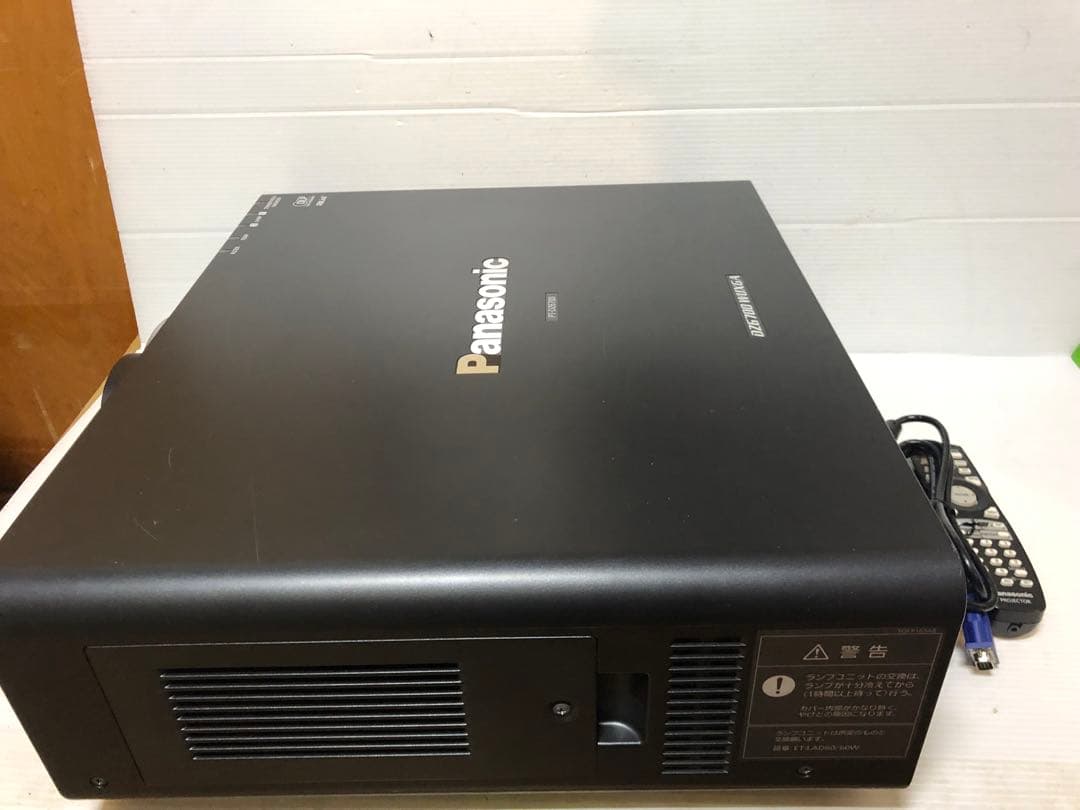 Panasonic PT-DZ6700L 6000ルーメン　ランプ使用976H