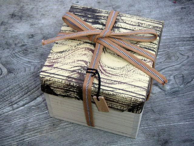 ♥美濃焼　志野　茶碗　在銘　桐箱付き　骨董品　古玩