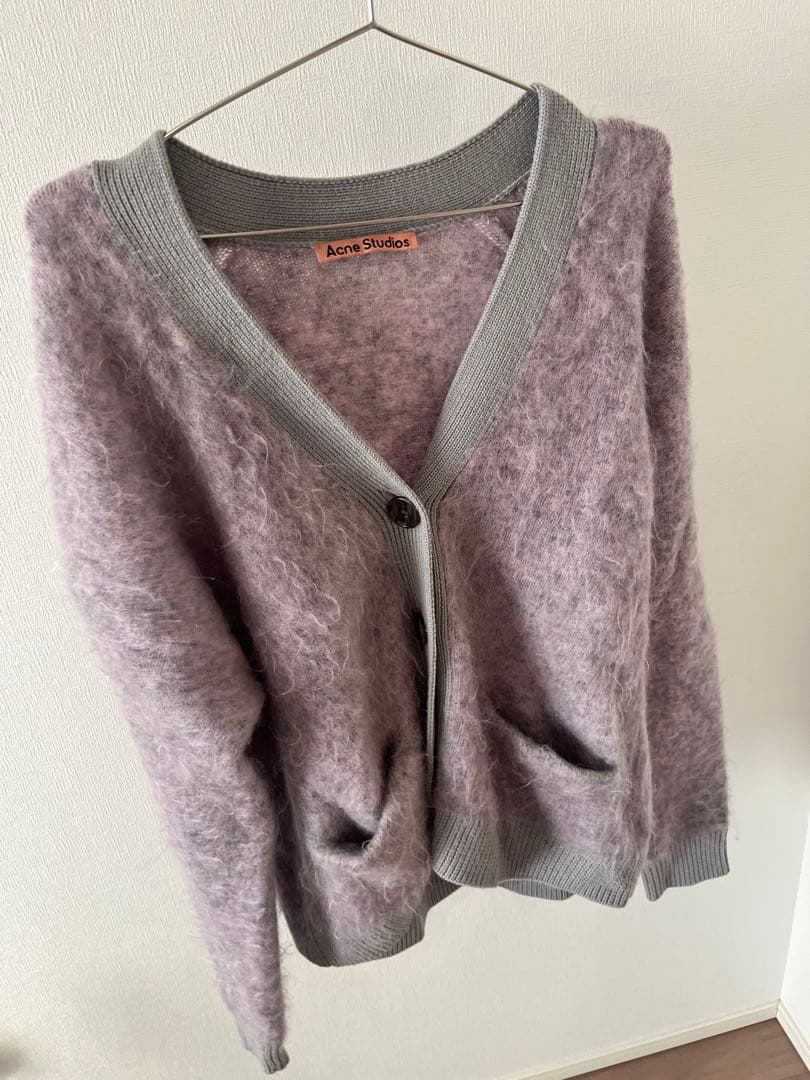 Acne Studios ラベンダーカーディガン