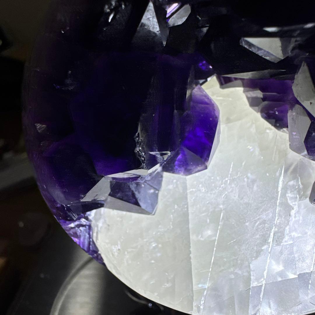 希少　極上品　カルサイト共生アメジストの笑い口　置物　丸玉　笑口　帝王紫