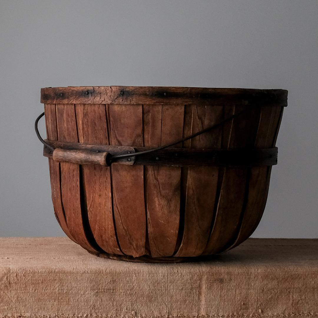 アメリカアンティークのリンゴかご