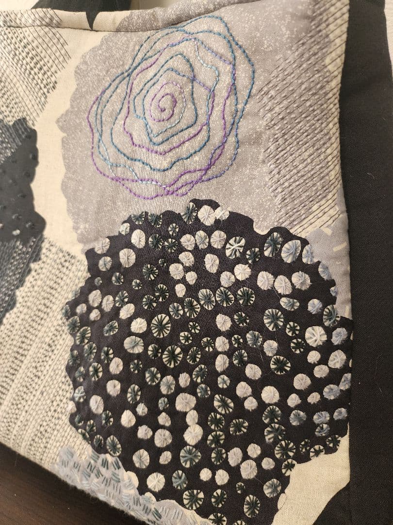 ★★★新作　エチノ生地に豪華な刺し子　個性的　一点物　センソユニコ慈雨等