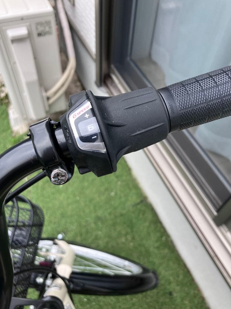 クリーム 26インチ 6段変速 オートライト シティサイクル ママチャリ 自転車