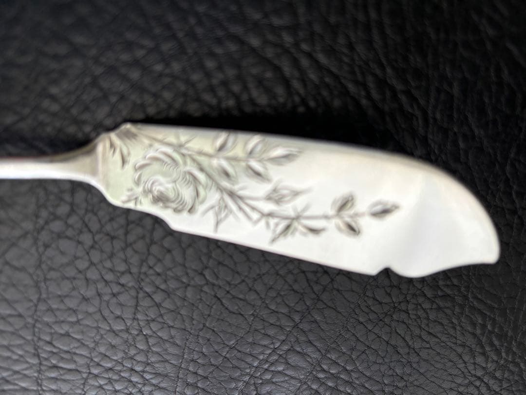 純銀／スターリング　お花のブライトカット　バターナイフとスプーン