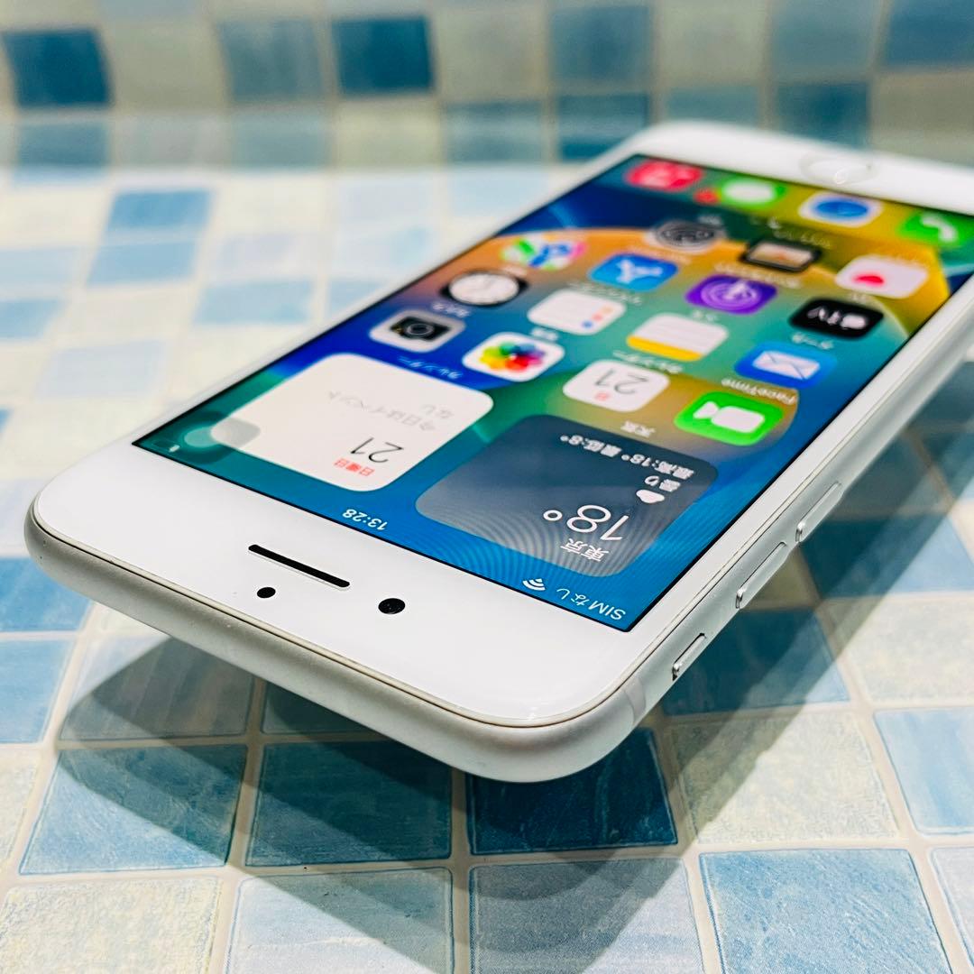 SIMフリー iPhone8 64GB シルバー 新品電池