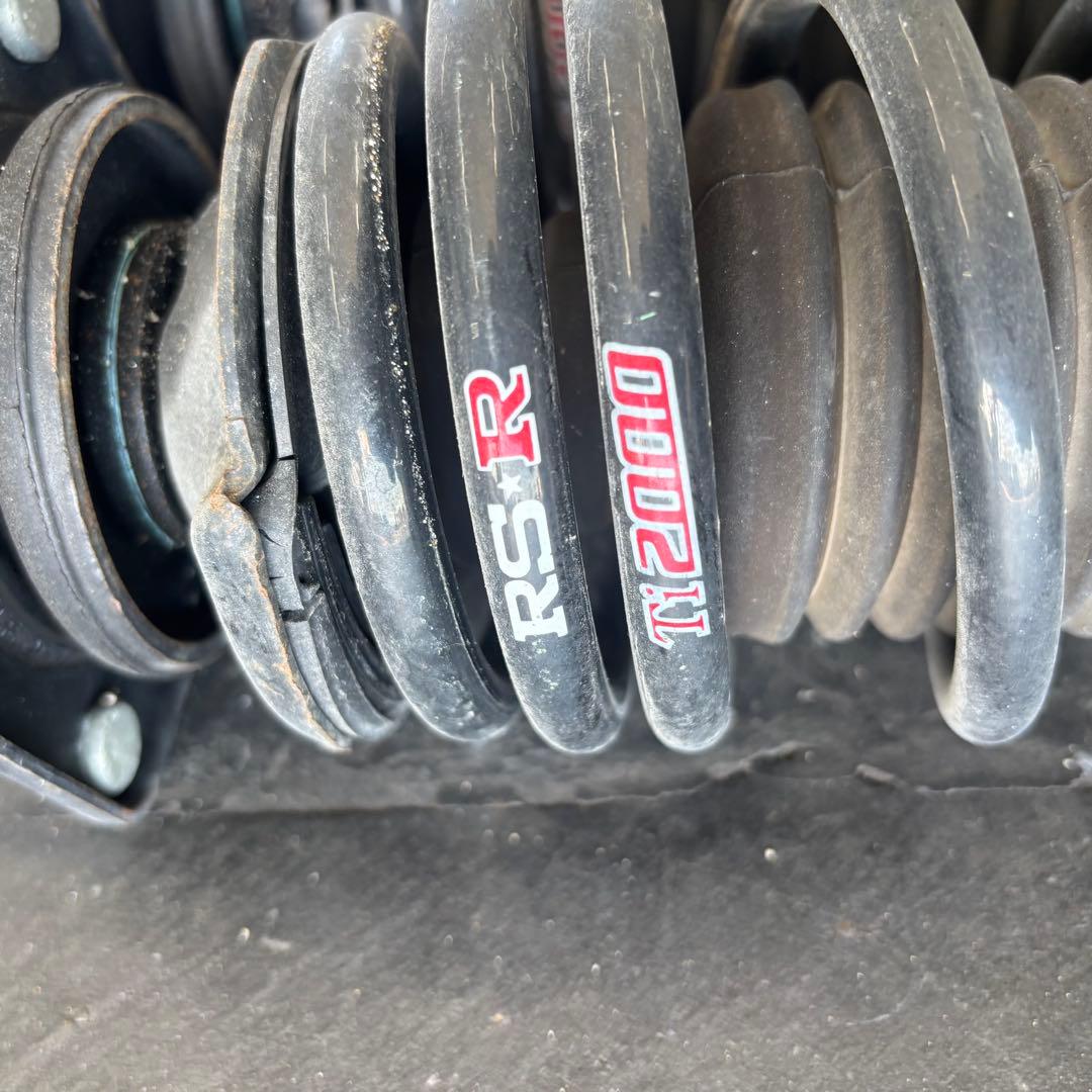 KYBカヤバ.ショックアブソーバー。RSR.Ti2000 ルーミー　タンク