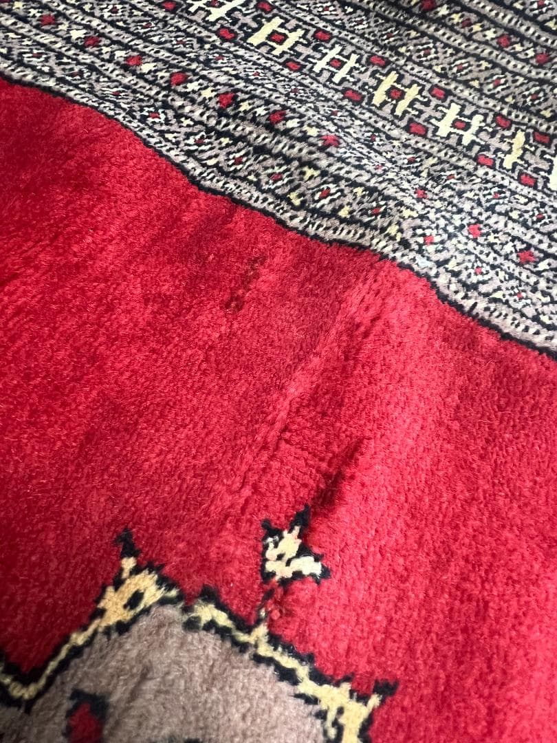 【訳あり特価】パキスタン製 手織り絨毯 約180cm x 125cm