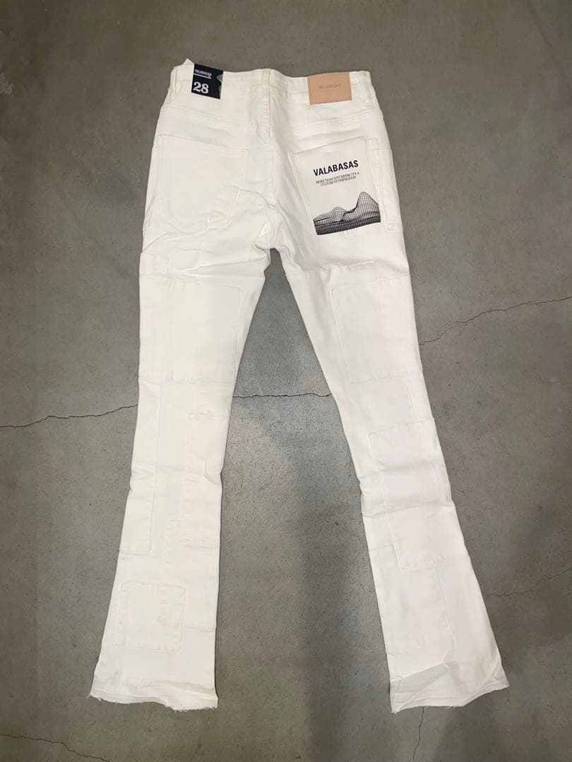 VALABASAS ホワイト ブーツカットデニム　28