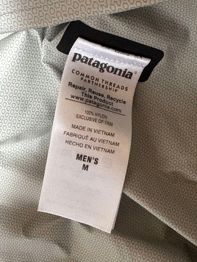 patagonia メンズ M ブラック ナイロンジャケット