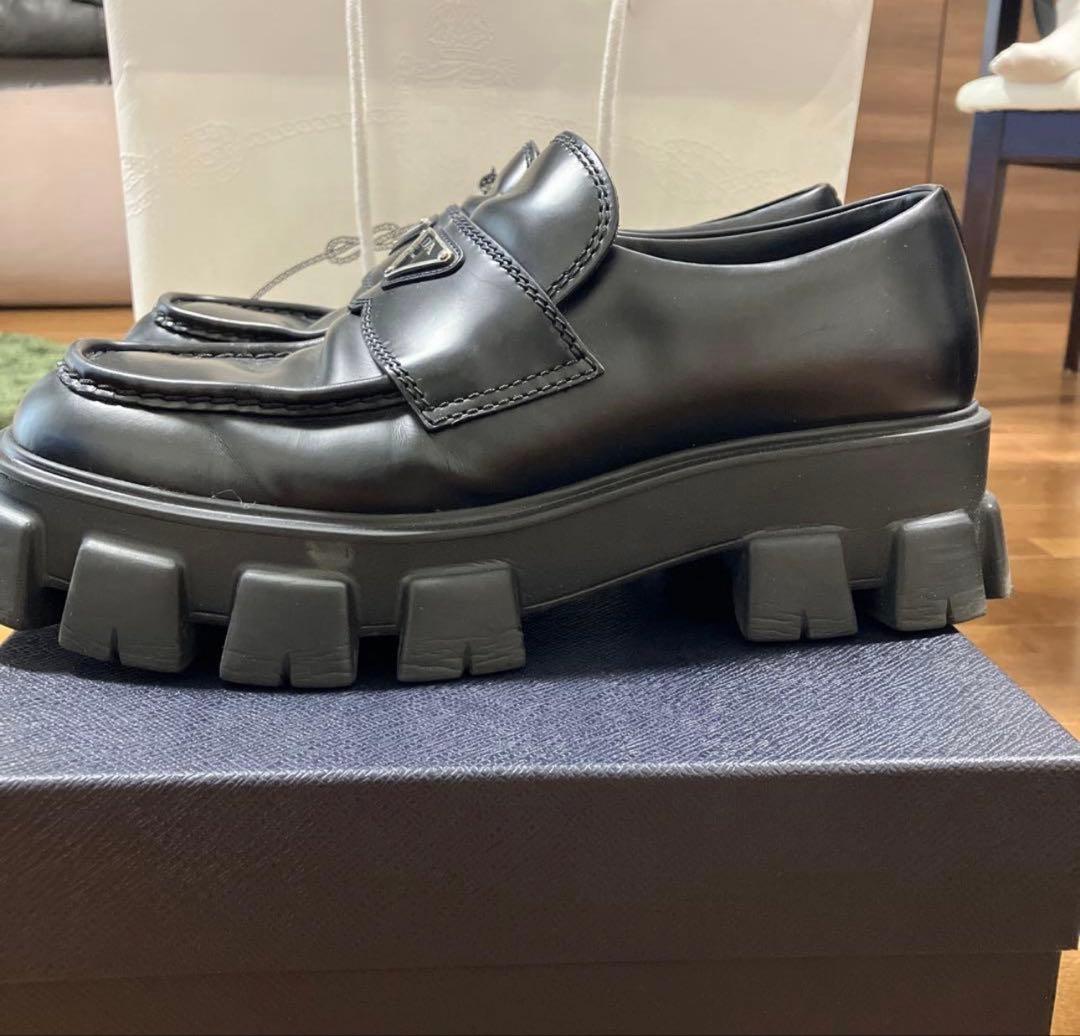 PRADA モノリス　ローファー　10