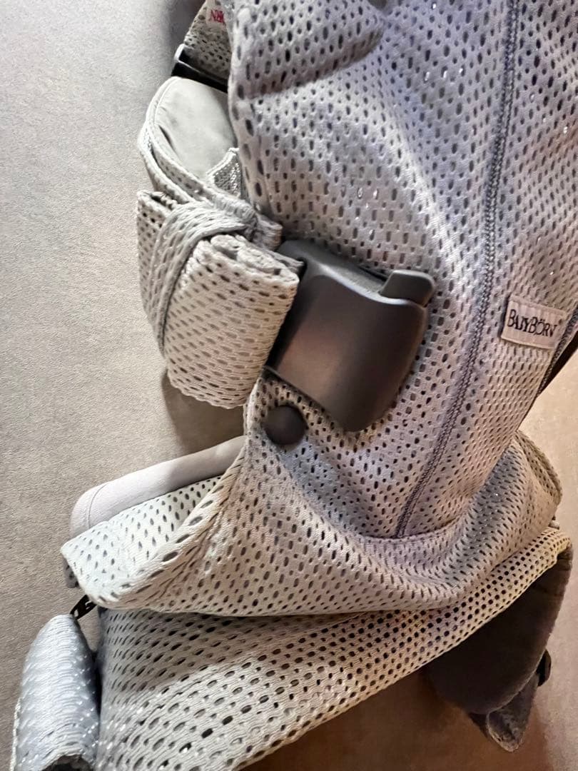 【極美品】BabyBjorn 抱っこ紐 ONE KAI Airシルバー