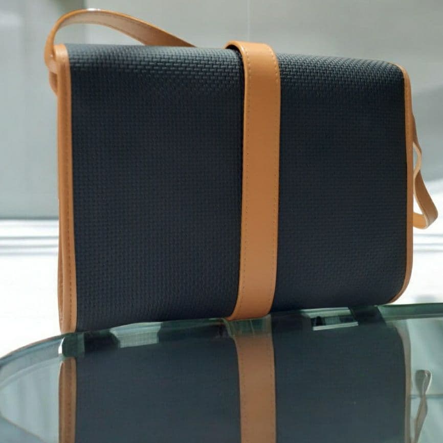 YSL イヴサンローラン ショルダーバッグ バイカラー SAINTLAURENT