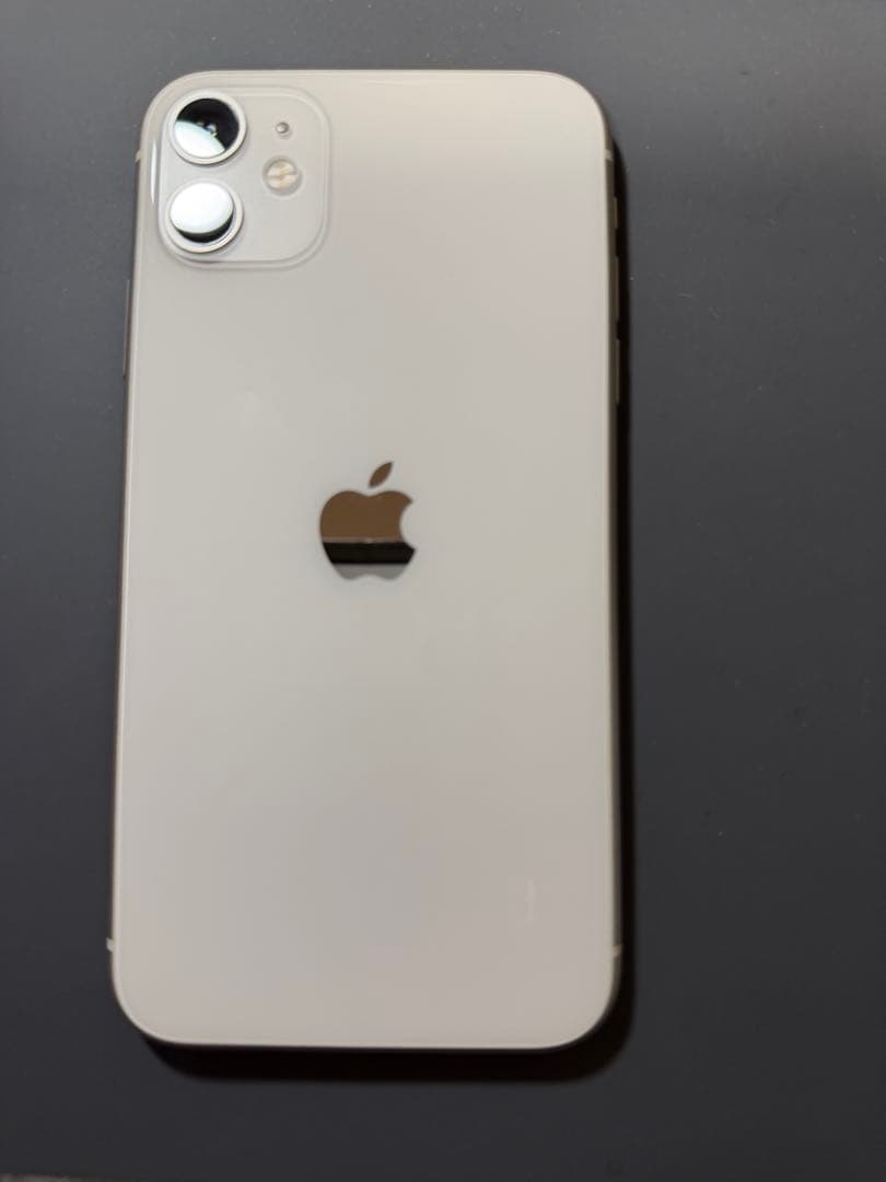 ジャンクiPhone 11ホワイト 64gb