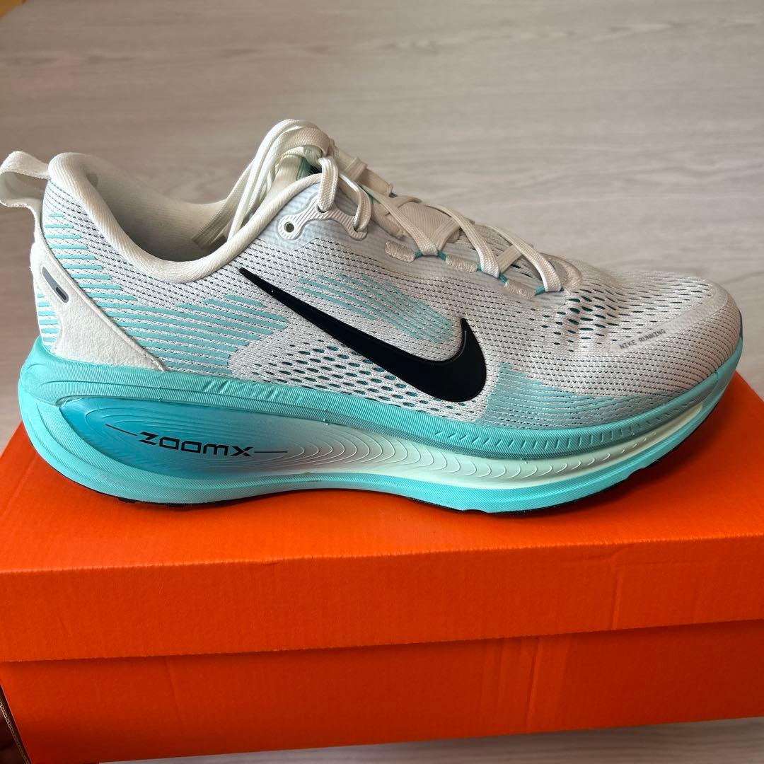 ナイキ ボメロ18 27.0cm